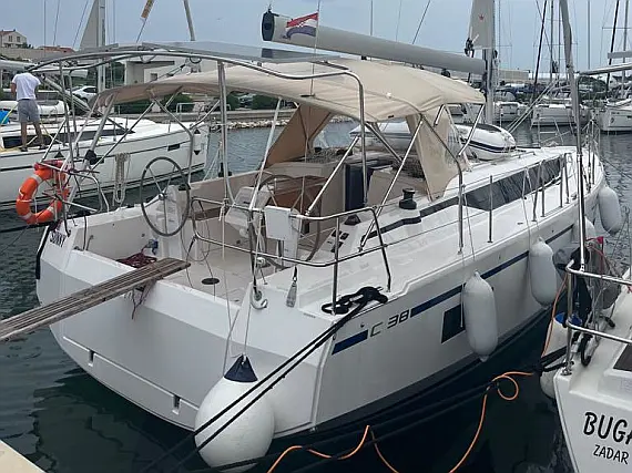 Bavaria C 38