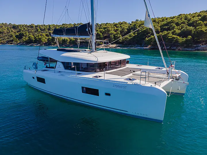 Lagoon 42 owner version - 