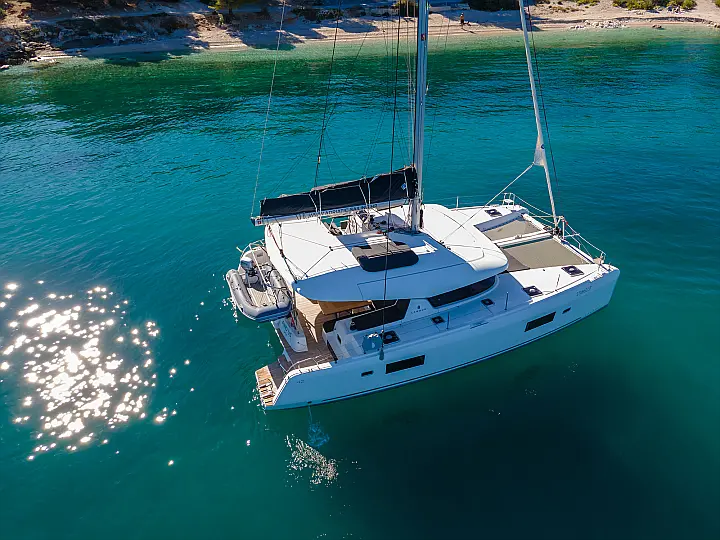 Lagoon 42 owner version - 