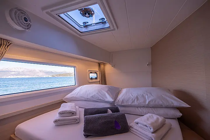 Lagoon 42 owner version - 