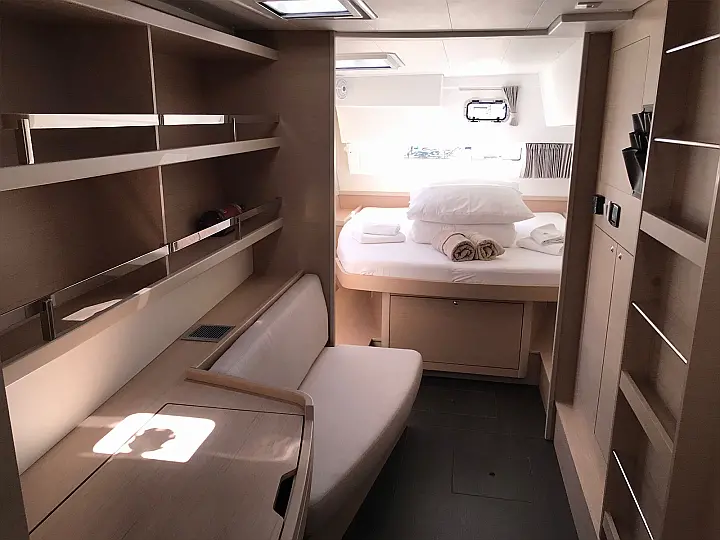 Lagoon 42 owner version - 