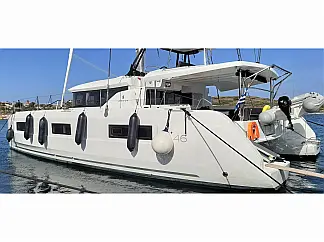 Lagoon 46 Owners Version - External image
