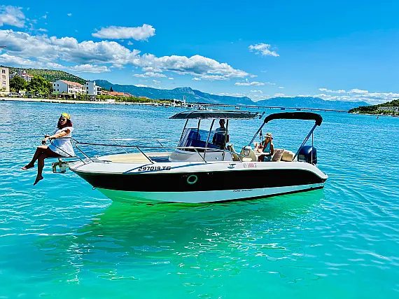 Sessa Marine Key Largo 26