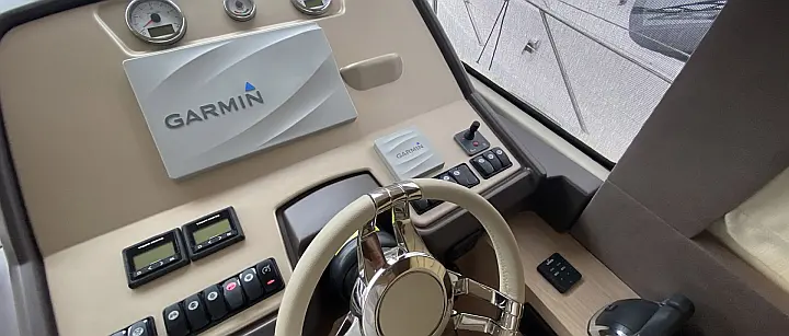 Monte Carlo 5 - cockpit panel