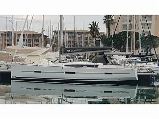 Dufour 460 - External image