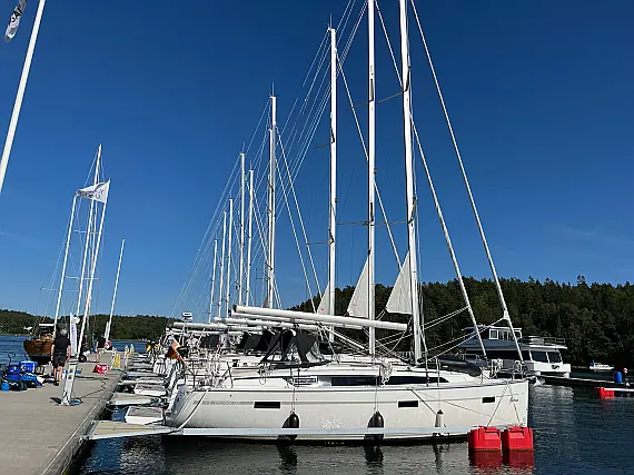 Bavaria Cruiser 37