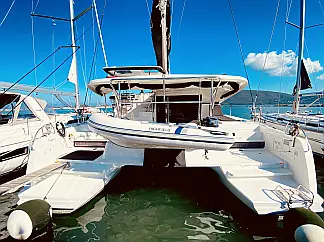 Lagoon 42   - External image