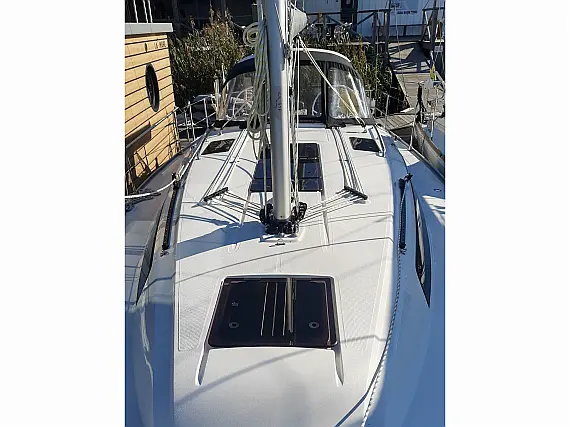 Bavaria Cruiser 37