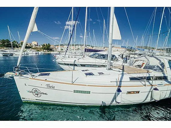 Oceanis 45 - Immagine esterna