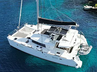 Lagoon 450 Fly - External image