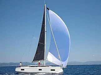 Bavaria C38 - External image