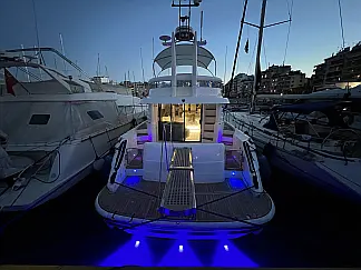 Fairline Squadron 52 - External image