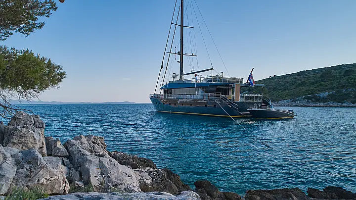 Luxury Sailing Yacht Rara Avis - 