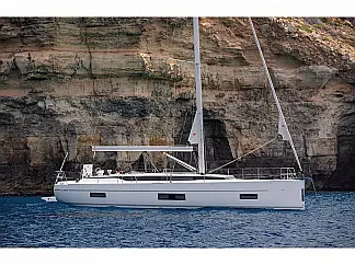Bavaria C45 - External image