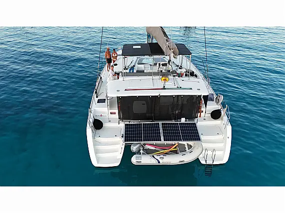 Lagoon 450  Fly (A/C-Generator-Watermaker-SolarPanel)