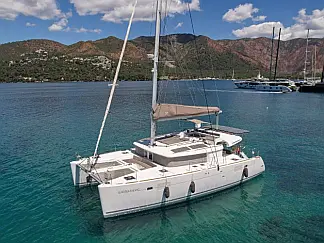 Lagoon 450 - External image