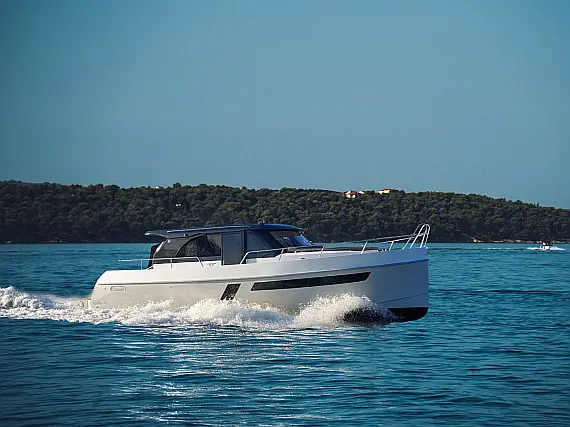 Maxima 37