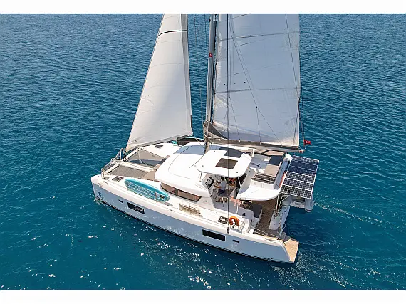 Lagoon 42