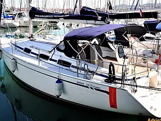 Bavaria 33 Cruiser - External image