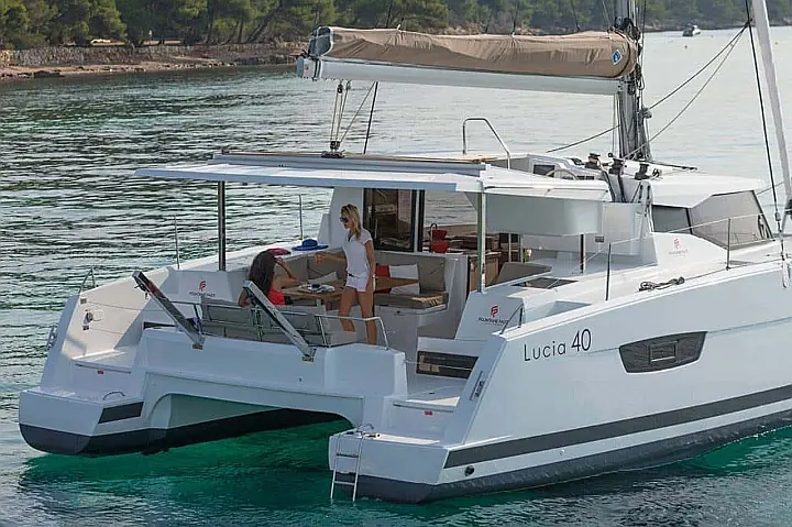 Lucia 40 - 