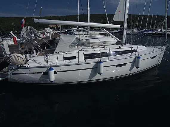 Bavaria Cruiser 37 - Immagine esterna