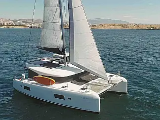 Lagoon 42 - External image