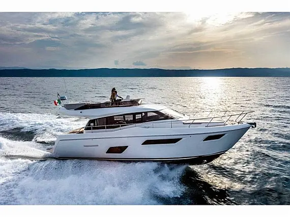 Ferretti 450