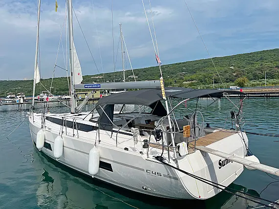 Bavaria C45 Style - Immagine esterna