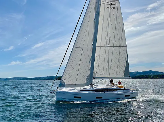 Bavaria C42 /3cab - Immagine esterna