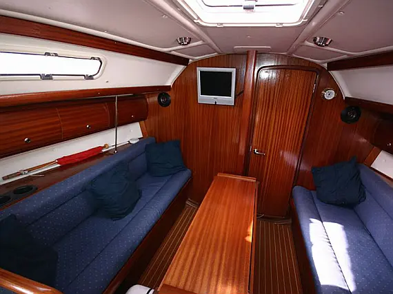 Bavaria 32 - Internal image