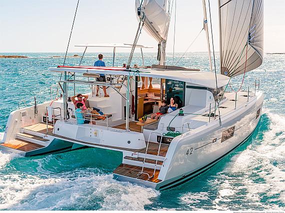 Lagoon 42