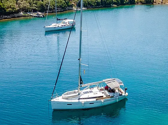 Bavaria 37