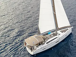 Dufour 460 - External image