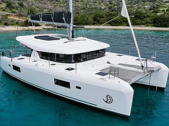 Lagoon 42