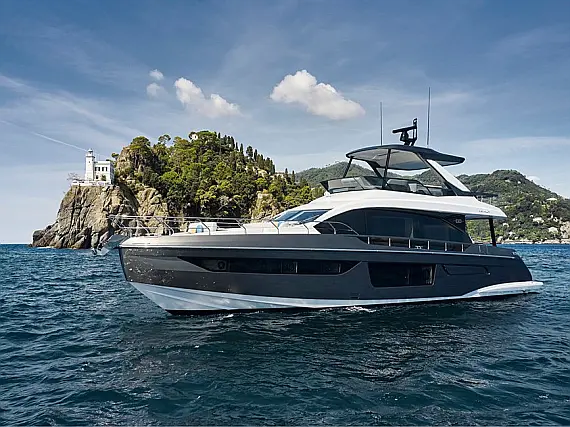 Azimut 68 - Immagine esterna