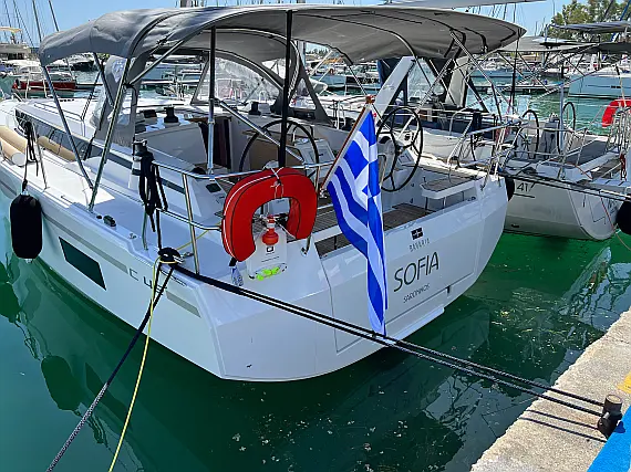 Bavaria C42 Style