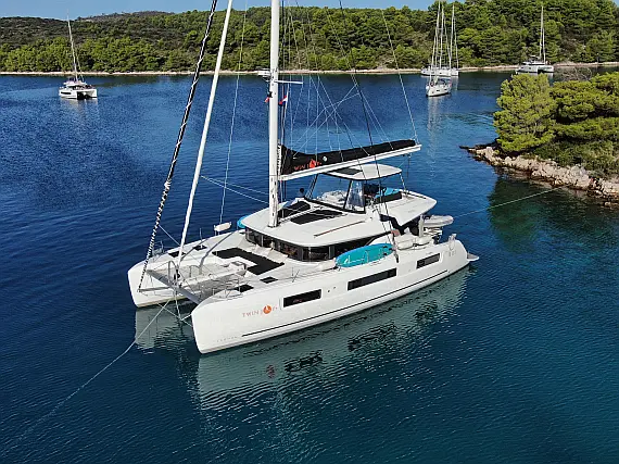 Lagoon 51