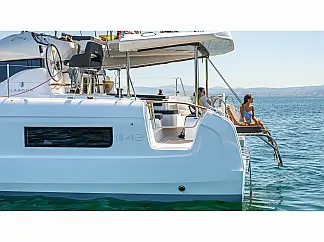 Lagoon 43 - External image