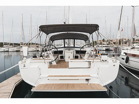 Benetau Oceanis 51.1