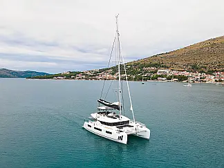 Lagoon 51 Fly - External image