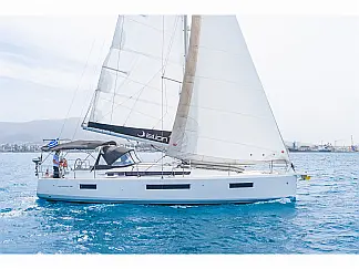 Sun Odyssey 440 - External image