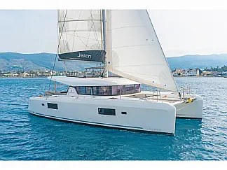 Lagoon 42 A/C & GEN - External image