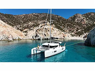 Lagoon 42 - External image
