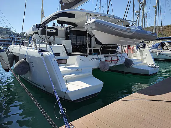 Lagoon 42