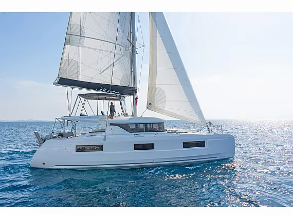 Lagoon 46 A/C & GEN & WM