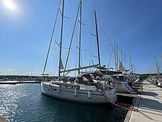 Bavaria 37 - External image