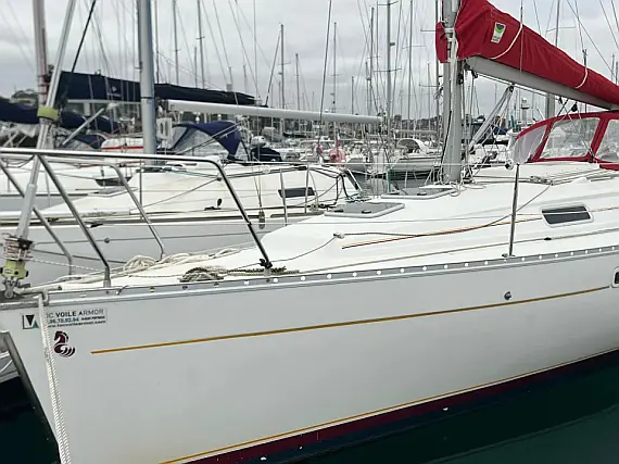 Oceanis 311 (DL)
