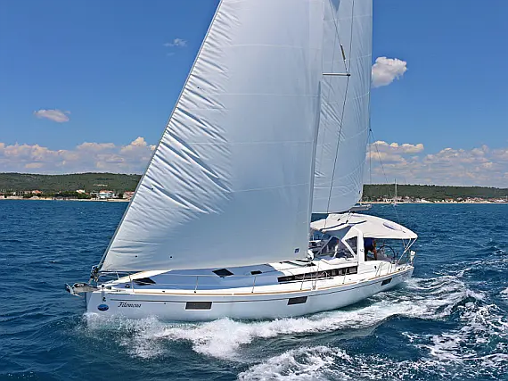 OCEANIS 48 BT - Immagine esterna