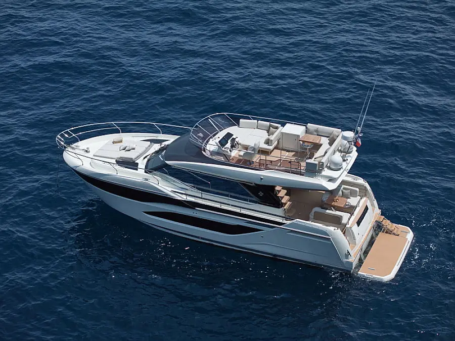 Prestige F4.9 motor yacht