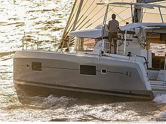 Lagoon 42 A/C & GEN & WM - External image